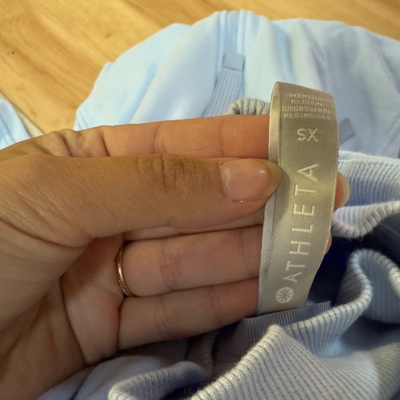 Athleta triumph jacket in baby blue size xs EUC - Picture 4 of 4